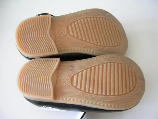 Baby’s shoes