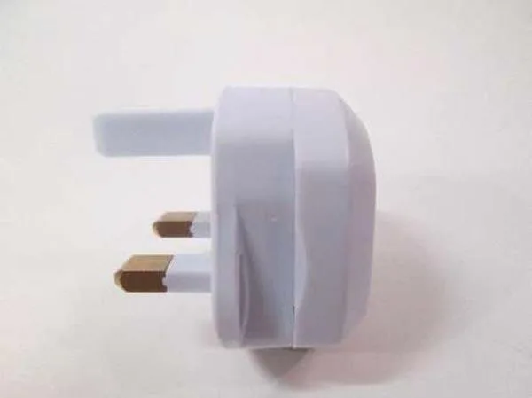 Travel plug adaptor