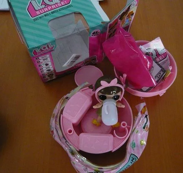 Plastic doll set