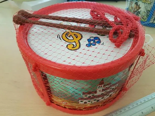 Toy drum