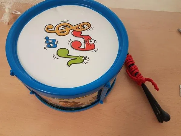 Toy drum