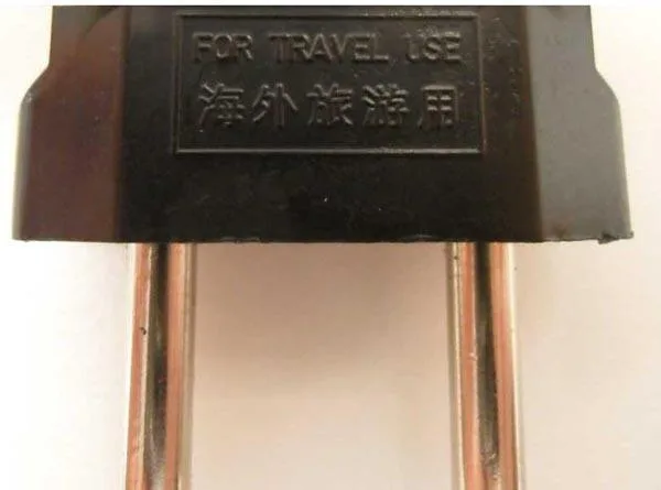 Travel plug adapter