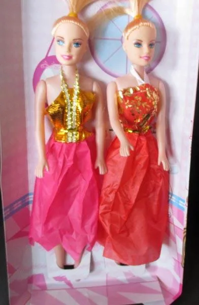 Plastic doll set