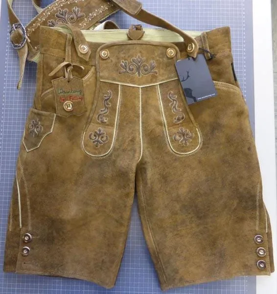 Lederhose (leather shorts)