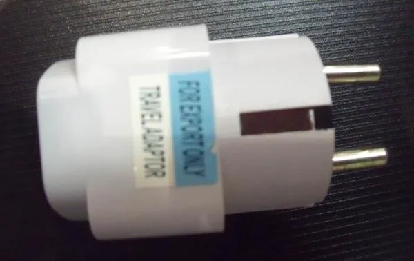 Travel plug adapter