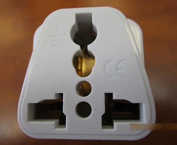 Travel plug adaptor