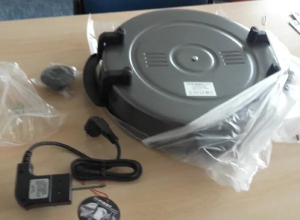 Electric pan