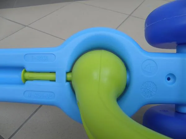 Toy scooter