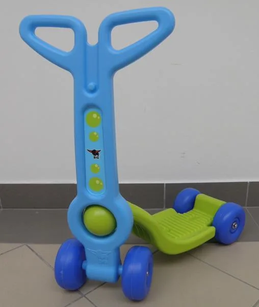 Toy scooter