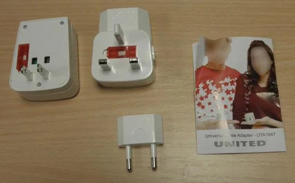Travel plug adapter