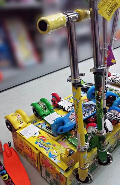 Toy scooter