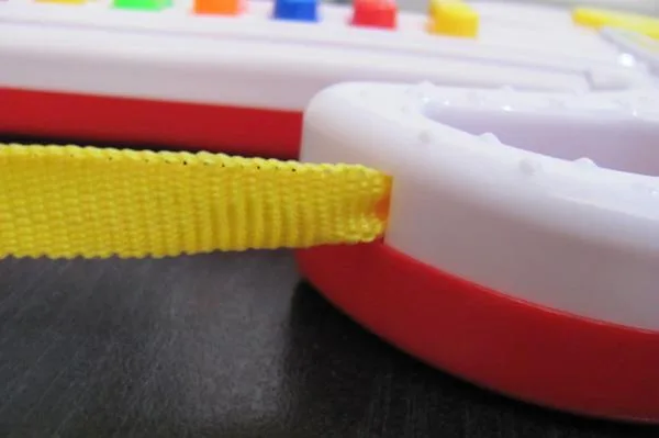 Toy guitar