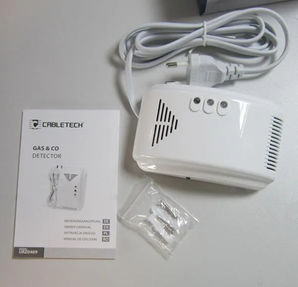 Carbon monoxide and gas detector