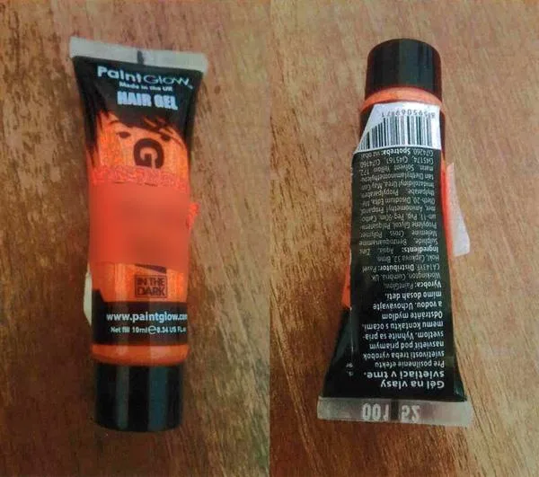 Neon – coloured cosmetic products