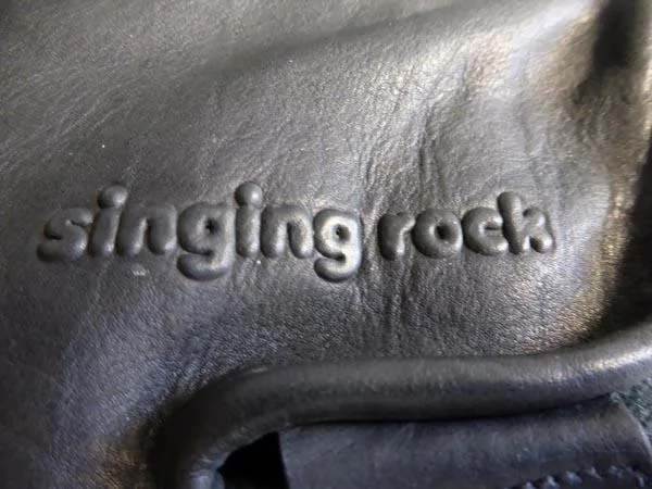 Climbing gloves