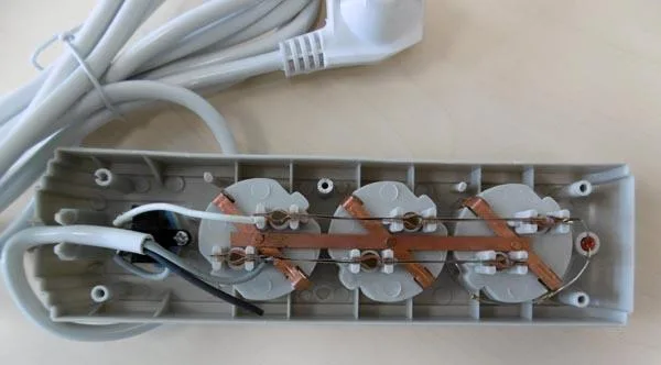 Mains extension lead