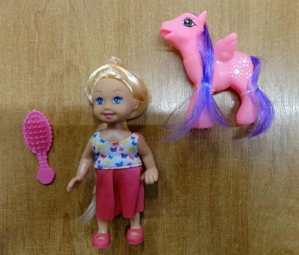 Plastic doll set