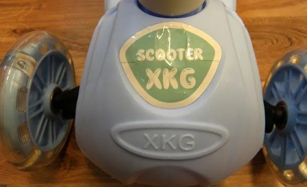 Toy scooter