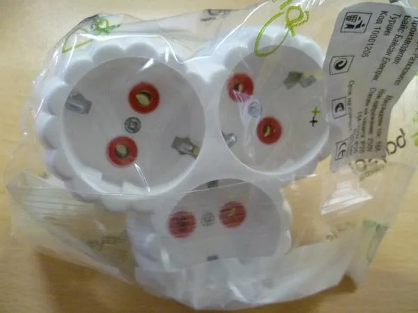 Multiplug socket