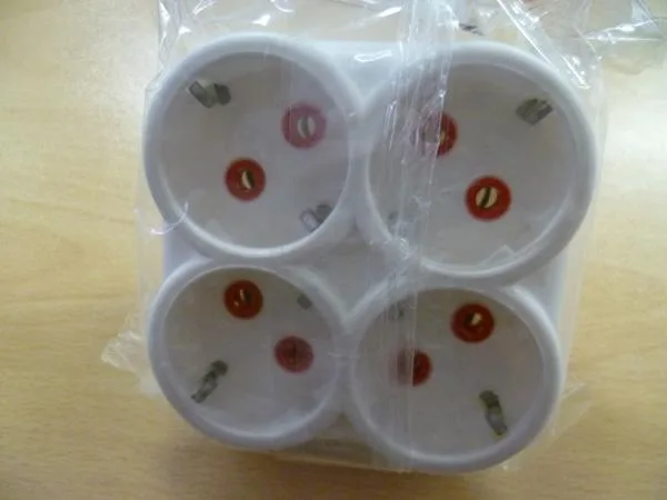 Multiplug socket