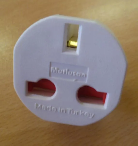 Travel plug adapter