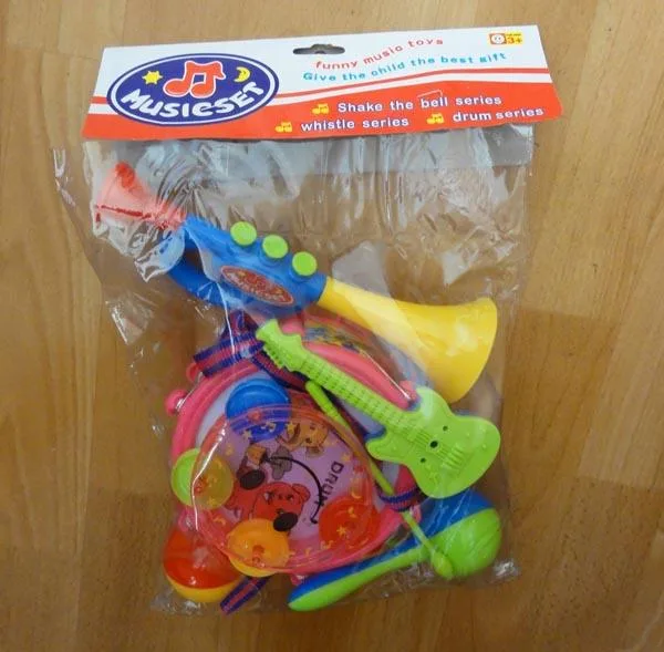 Toy musical instrument set