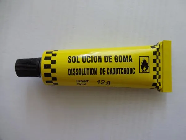 Tyre repair set