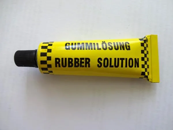 Tyre repair set