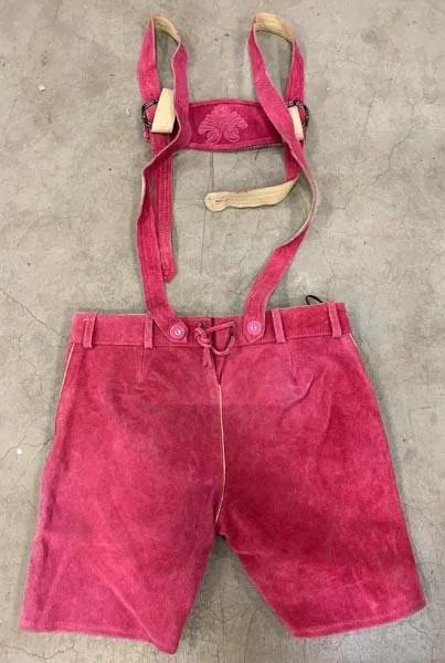 Lederhosen (leather breeches)