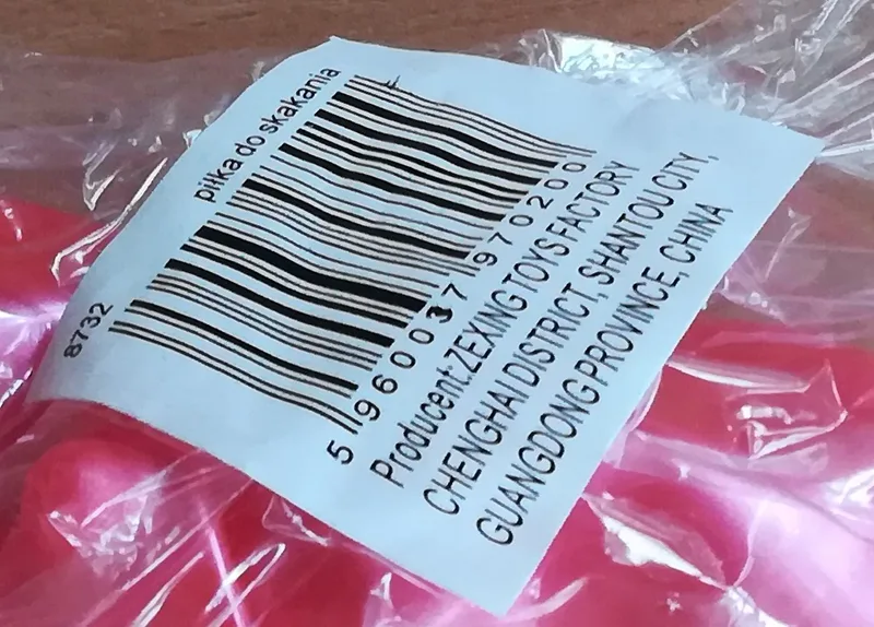 Plastic bouncing ball