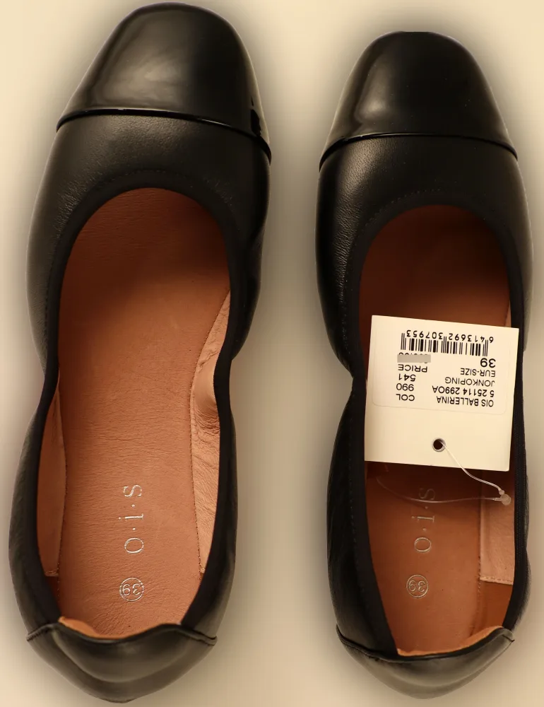 Leather shoes