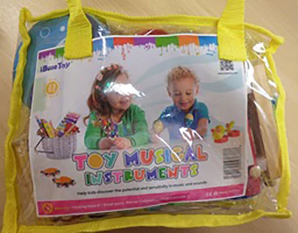 Toy musical instrument set