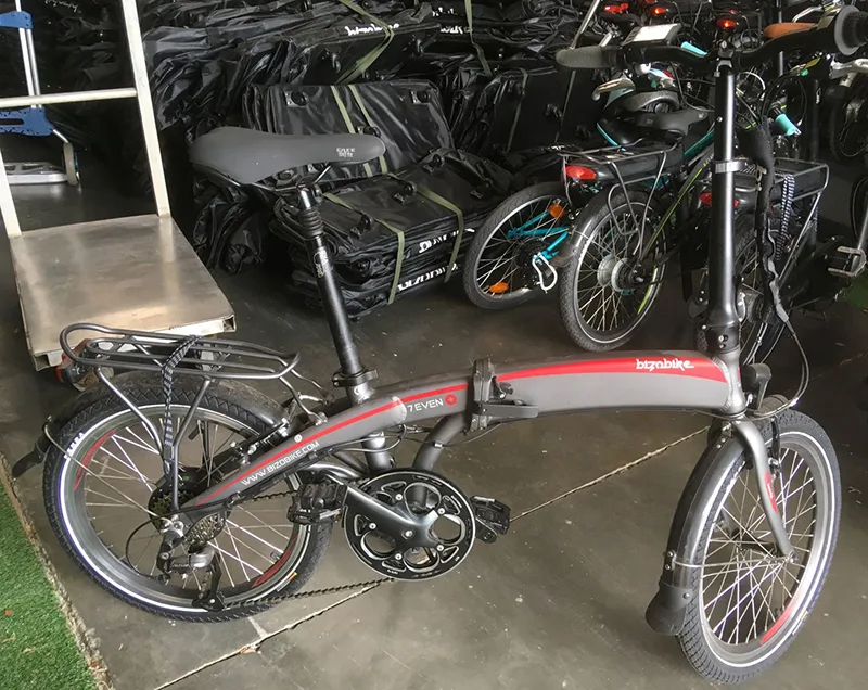Foldable electric bicycle