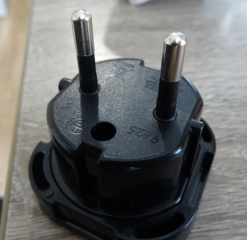 Travel adaptor