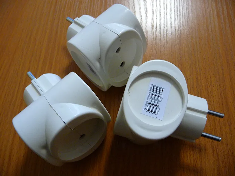 Multiplug socket