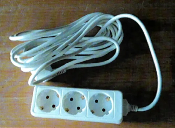 Mains extension lead