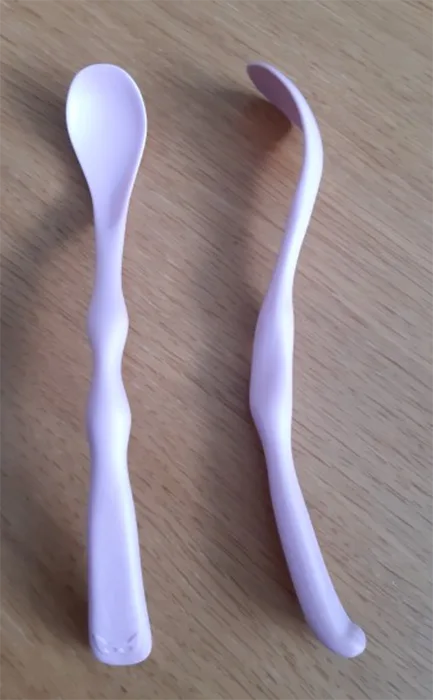 Feeding spoon
