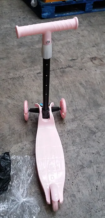 Toy scooter