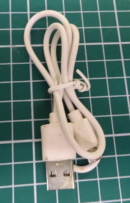 Portable UV lamp