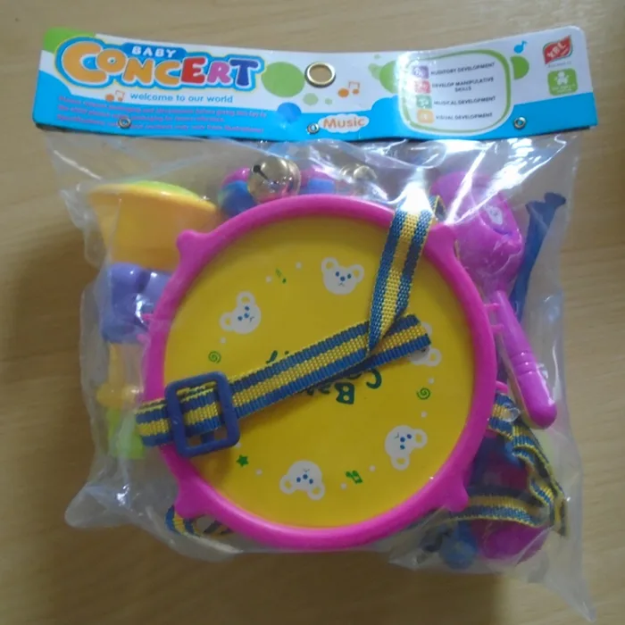 Toy drum set