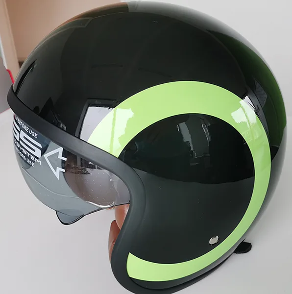 Motorcycle helmet