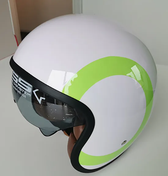 Motorcycle helmet