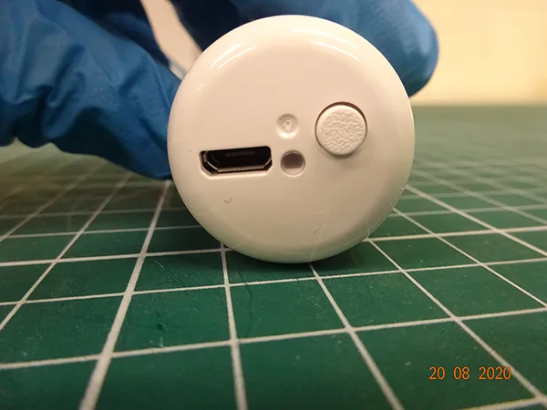 Portable UV lamp