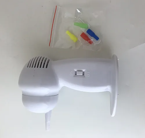 Battery-powered ear cleaner