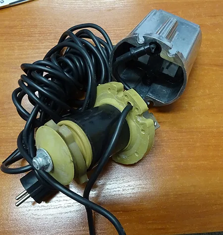 Submersible water pump