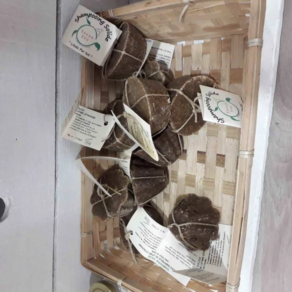 Shampooing solide aux huiles essentielles de litsée citronnée sans huile de palme