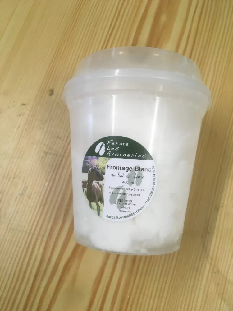 Faisselles au lait de chèvre et de mélange