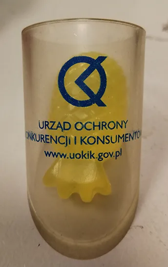 Plastic reusable ice cubes