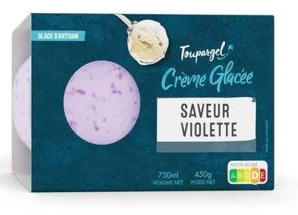 Crème glacée saveur violette
