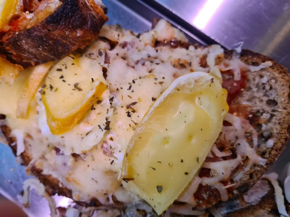 Bruschetta savoyarde